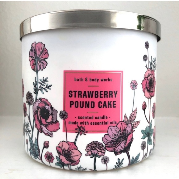 Bath and Body Works‎ Strawberry Pound Cake 3 Wick Candle 14.5 oz With Holder - Picture 2 of 5